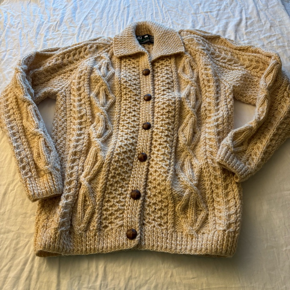 Vtg Abbey Knitwear 100% Irish
Wool Fisherman Chunky Cable Cardigan Sweater S/M - Picture 11 of 14